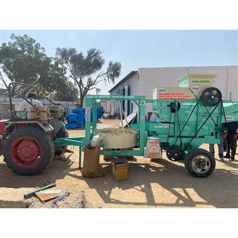 Tractor Se Mungfali Dana Nikane Ki Machine — srrai