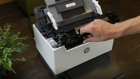 HP Printer Toner Installation 的图像结果