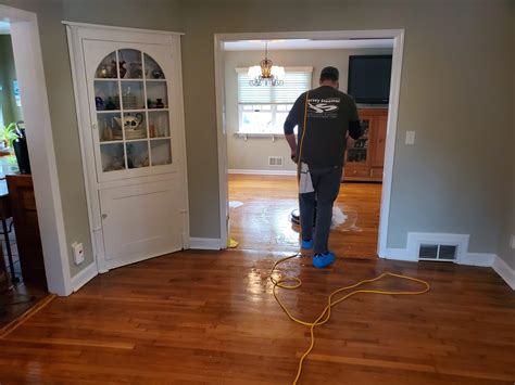 Benefits of sandless wood floor refinishing - Professional Steam ...