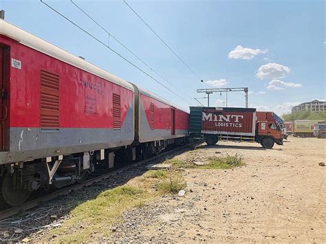 Bhiwandi Local Train 的图像结果