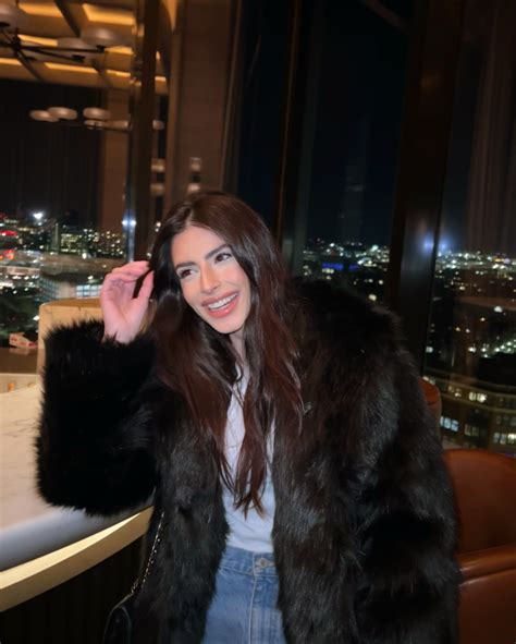 Victoria Medeiros (@victoriamedeirosof) • Instagram photos and videos