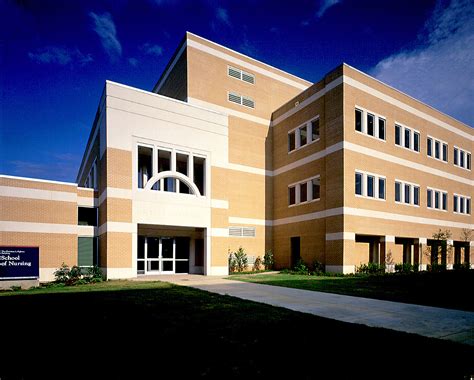 UMMC: School of Nursing - Dean Architecture