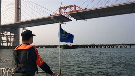 调顺跨海大桥主塔封顶，湛江“红门”将于年底合龙