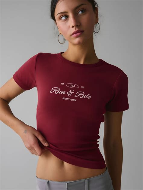 Run & Rule Crop T-Shirt- Dark red – UniBlu