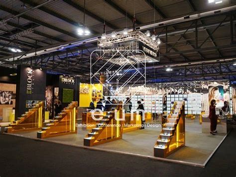 E:UM International: Customer Reviews, Stands and Services