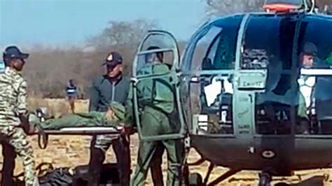 हवा में धमाका, आग के गोले, पैराशूट से उतरते पायलट... चश्मदीदों ने बयां ...