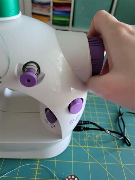 How to Thread a Small Sewing Machine 的图像结果