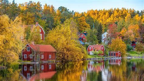 Why Fall Is The Best Time To Travel To Europe