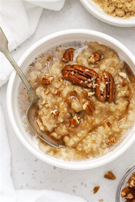Easy Maple Brown Sugar Oatmeal (Gluten-Free & Vegan)