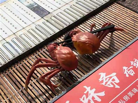 海鲜餐厅门头装饰玻璃钢螃蟹雕塑玻璃钢小龙虾模型定制_满天下-站酷ZCOOL
