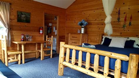 REDOUBT BAY LODGE (Lake Clark National Park and Preserve) - Lodge ...