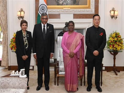 Singapore Chief Justice calls on President Murmu, discusses role of ...