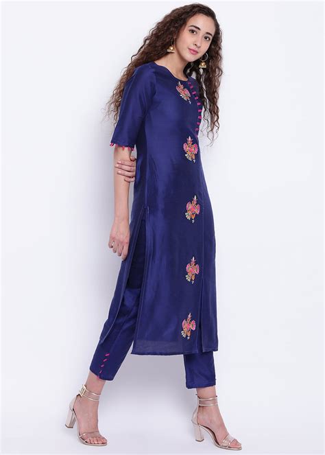 Get Loop Detail Floral Embroidered Kurta and Pants Set at ₹ 934 | LBB Shop