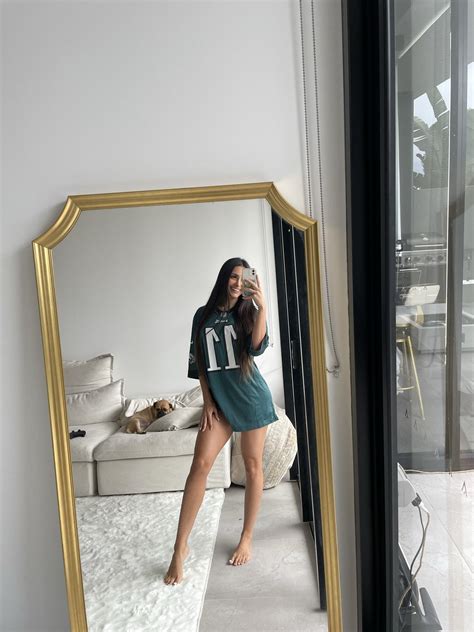 Caryn Beaumont's feet