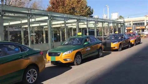 每天换电3次，北京新能源出租车司机频频叹气……_电池