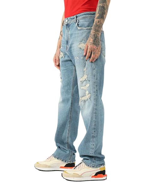Men's Distressed Light Wash Loose Fit Jeans