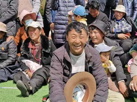 在藏干部：当地村民越来越重视子女教育