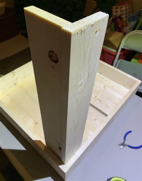 Making a Wooden Table 的图像结果