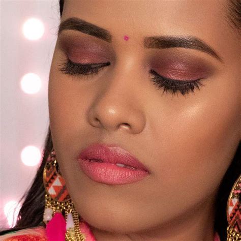 Diwali Makeup Look - Festive Gaze Makeup Look | MyGlamm