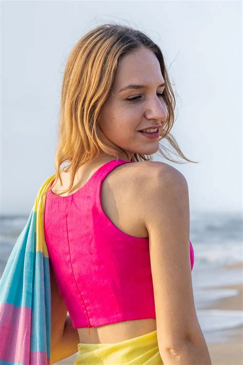 Fuchsia petal Halter Neck Blouse - I Love Sarees