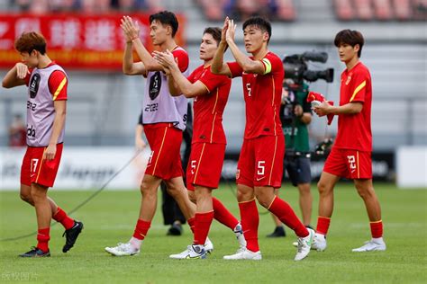 足球热身赛：中国1比5不敌泰国_图片新闻_中国广播网