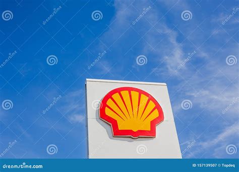 Shell Company Logo on Its Gas Service Station Editorial Photography ...