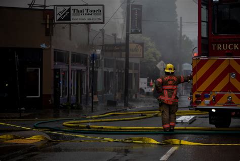 Two Portland firefighters hurt in three-alarm blaze on Hawthorne ...