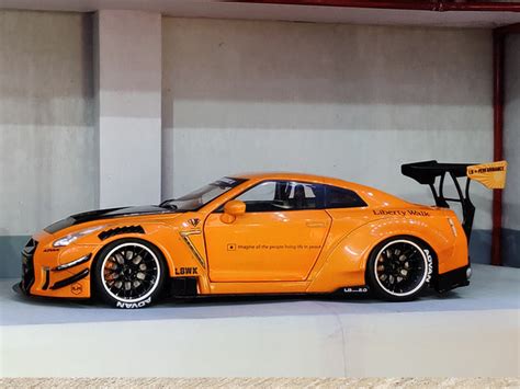Nissan GT-R R35 Type 2 LB Works orange 1:18 Solido diecast Scale Model ...