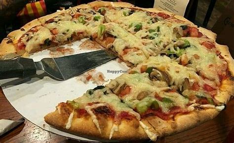 Carriage Court Pizza - Crown Point Indiana Restaurant - HappyCow