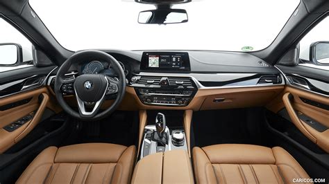 2018 BMW 5-Series 520d Touring | Interior, Cockpit