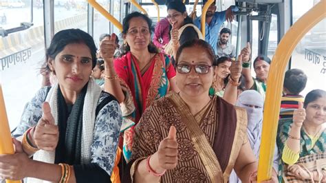 Indore: Women Commuters Tie Rakhi To Bus Drivers & Conductors, Thank ...