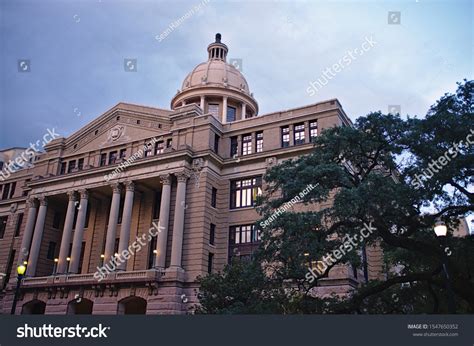 Local Government Building 的图像结果