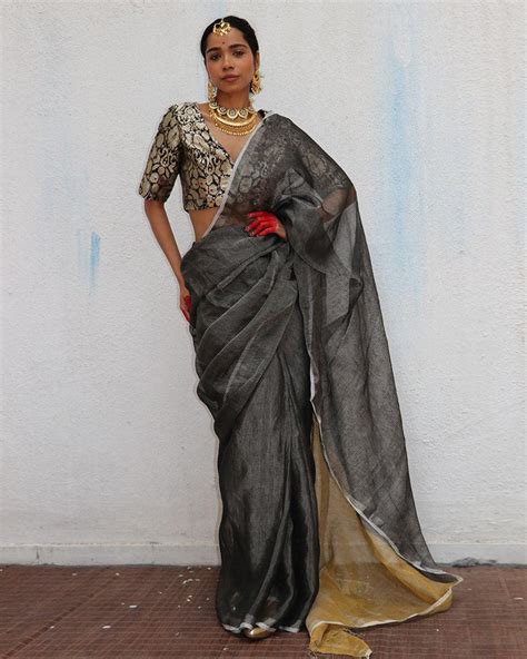 Buy Charulata Handwoven Linen Zari Saree | Linen sarees online | Saree