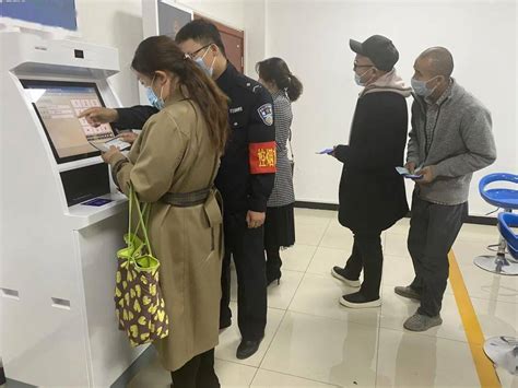 服务群众“零距离” 西宁交管业务自助服务机已上线_市民中心