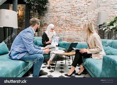 Multiracial Business People 的图像结果