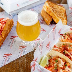 Cousins Maine Lobster at Chicagos Neighborhood Bar (KANSAS CITY, KS ...