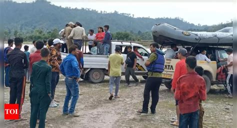 13 rescued after raft turns turtle in Chenab river in J&K's Reasi ...