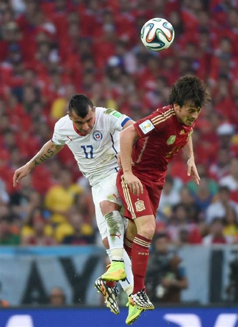 （世界杯）（42）足球——小组赛B组：西班牙队对阵智利队间(图)-搜狐滚动