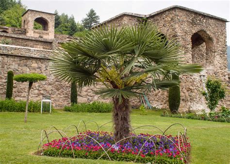 Pari Mahal - Historic Monument in Srinagar, Jammu & Kashmir