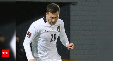 Bernardeschi becomes latest Italy player to test positive for Covid ...