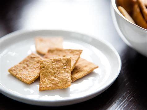 High Fiber Wheat Thins Crackers 13 High Fiber Crackers At The Grocery