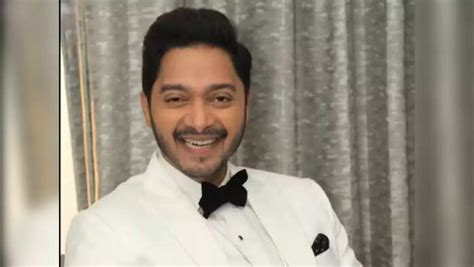 श्रेयस तलपड़े ने आंखें खोली, परिवार को देखकर मुस्‍कुराए... करीबी ने ...