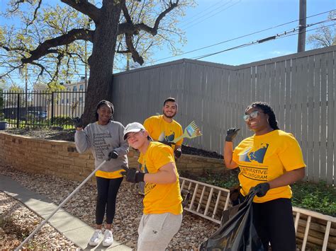 Alternative Break Experiences | UTSA Volunteers | UTSA | University of ...