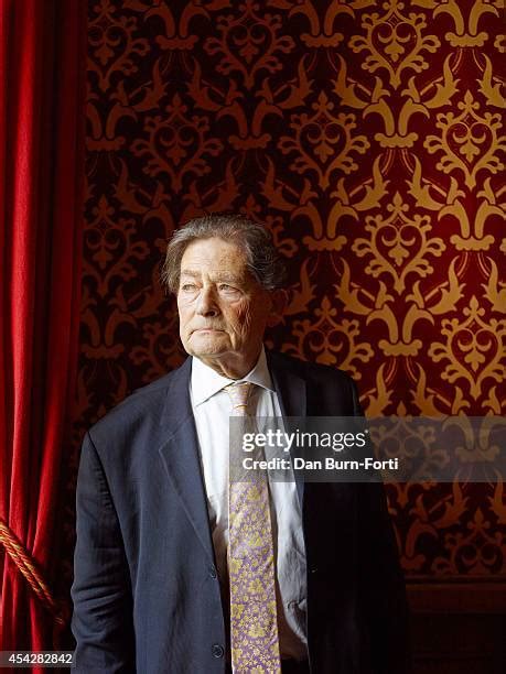 Independent Politician 的图像结果