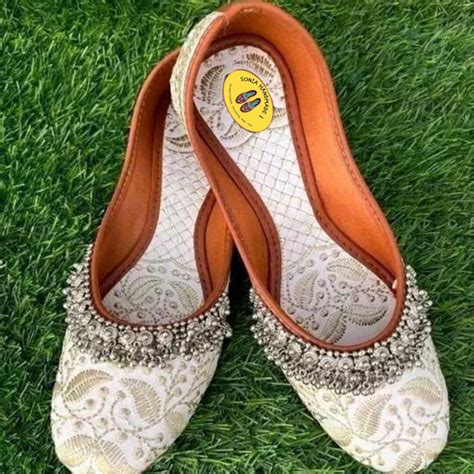 Buy Embroidered White Punjabi Jutti: Indian Khussa Slip-on Flats Online ...