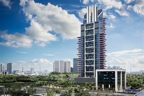 Modern Office Building 的图像结果