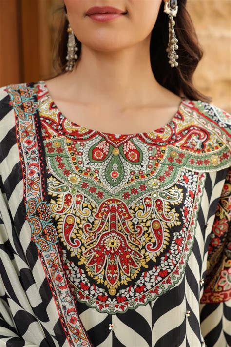 Black Gomertical print crepe kurta pants with chiffon Dupatta – SHRIEES ...