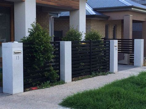 Contemporary Front Yard Fence Ideas