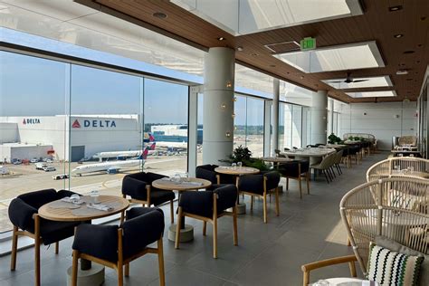 SEA's Delta One Lounge in Concourse A at Seattle-Tacoma International ...
