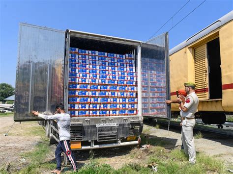 Will run more parcel trains for Kashmir Apple growers if needed: Indian ...